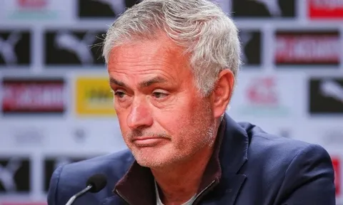 Triều đại của Mourinho được nhắc lại giữa khủng hoảng ở Real Madrid