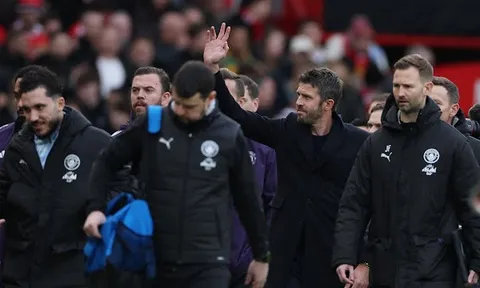 Carrick cao tay với 5 thay đổi hạ Man City