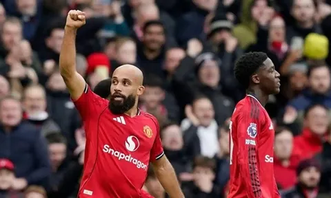 Neville nêu tên 2 sao MU xuất sắc ở trận thắng Man City
