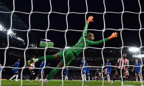 Chấm điểm Chelsea: Sanchez hóa người hùng, Joao Pedro chói sáng