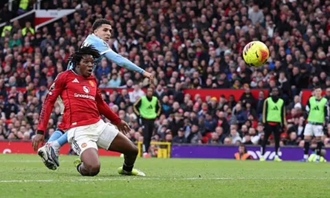 Dorgu hóa mũi khoan toàn năng giúp Man Utd khuất phục Man City