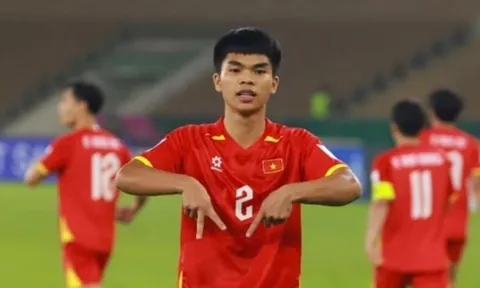 Lê Phát từ vé vớt hóa mũi khoan đối đầu U23 Trung Quốc