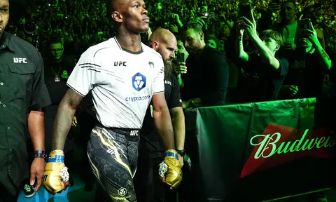 Vị thế lung lay: Israel Adesanya lần đầu bị xếp 'cửa dưới' trong ngày trở lại UFC
