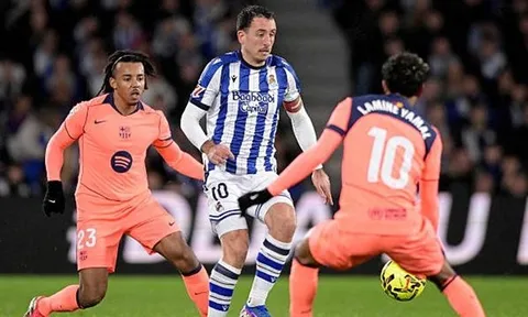 Barcelona ôm hận trước Sociedad vì VAR và cột dọc