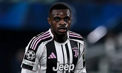 Juventus báo tin buồn cho Man Utd vụ Kalulu