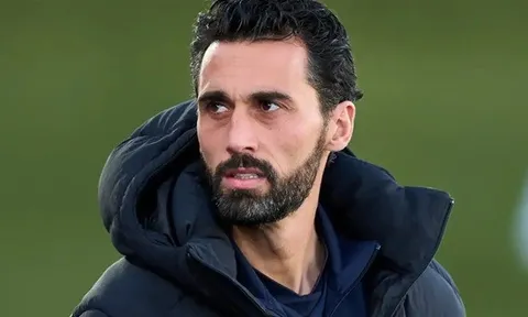 Real Madrid mập mờ về hợp đồng của HLV Arbeloa