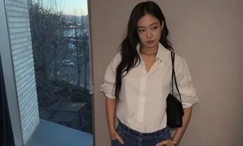 Jennie chẳng có đôi chân dài nhưng mặc gì cũng sang chảnh