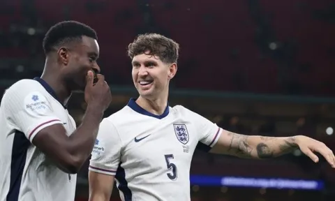 Guehi tự tin hòa nhập tại Man City nhờ Stones và Foden