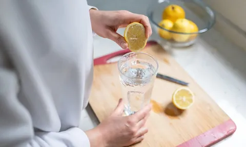 5 mẹo uống nước chanh thải độc, tận dụng tối đa công dụng giảm cân, đốt mỡ