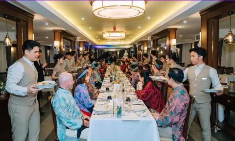 Nghỉ Tết không lo toan: Khi du thuyền là "ngôi nhà di động" cho gia đình nhiều thế hệ