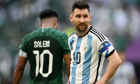 Thất bại cần thiết của Argentina để Messi bước lên ngai vàng