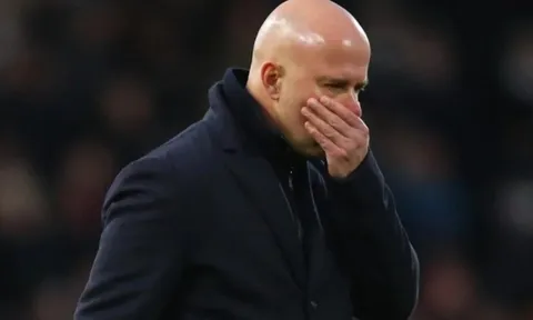 Kerkez báo động về căn bệnh trầm kha của Liverpool hiệp hai