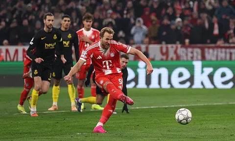 Kane lập cú đúp, Bayern hạ Union SG trong thế thiếu người