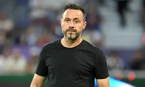 De Zerbi bất ngờ vì cách phòng ngự lạ của Liverpool