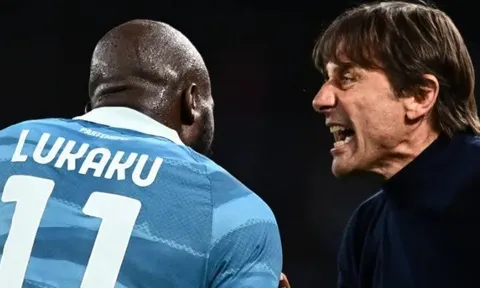 Khi nợ cũ và hận thù mới bủa vây Chelsea tại Naples