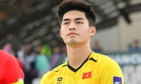 Trung Kiên thách thức vị trí của Văn Lâm ở tuyển Việt Nam