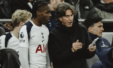 HLV Thomas Frank chặn đứng ý định rời Spurs của Mathys Tel