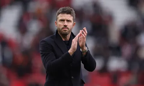 Nợ hơn 1 tỷ bảng khiến Man Utd chưa vội bổ nhiệm HLV mới