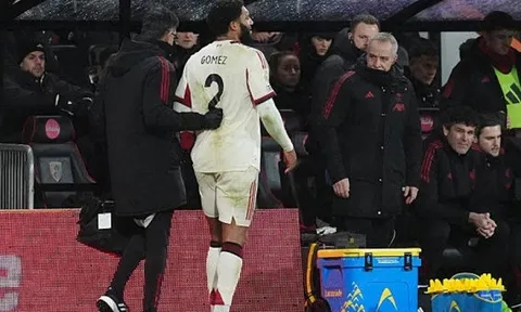 Redknapp mắng Liverpool nghiệp dư vụ thay người