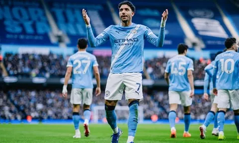 Marmoush khiến Etihad quên nỗi nhớ Haaland