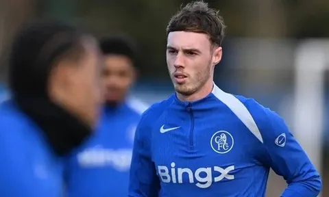HLV Chelsea tiết lộ lý do gạch tên Cole Palmer trước Palace