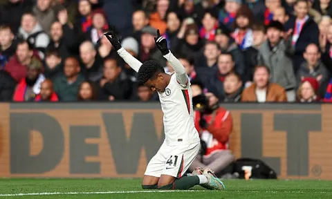 Chuyên gia Sky Sports mê mẩn sao trẻ Chelsea