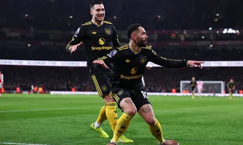 Cunha lập công, MU bắn hạ Arsenal trong trận cầu 5 bàn thắng