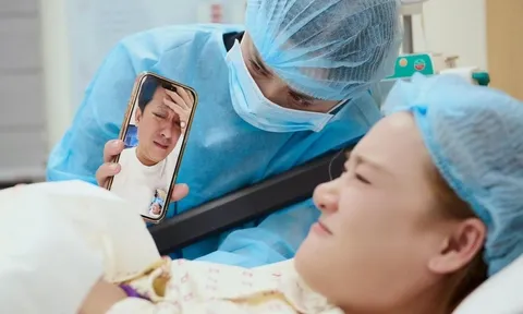 Trường Giang bật khóc xin lỗi vợ