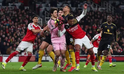 PGMOL bị kêu gọi trừng phạt chiêu trò phạt góc của Arsenal