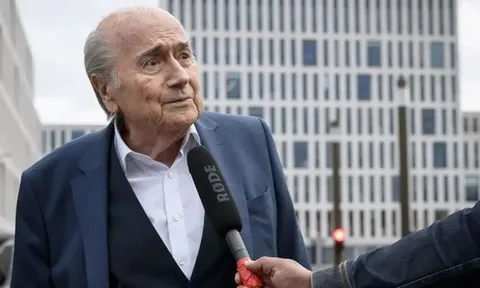 Blatter đòi tẩy chay World Cup tại Mỹ vì ông Trump