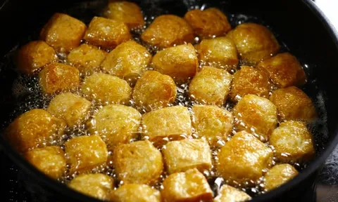 Cách rán đậu lướt ván vàng giòn, thơm nức mũi