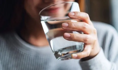 3 ngụm nước uống vào buổi tối khoẻ thận - đẹp da - ngủ sâu giấc