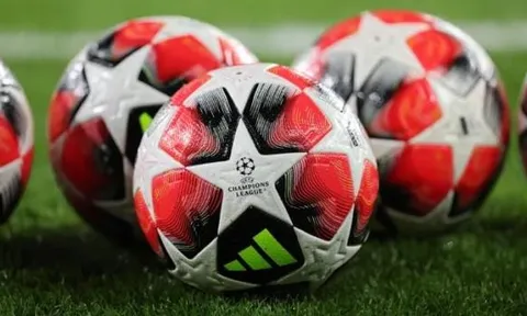 Cuộc hỗn chiến giành vé Top 8 tại vòng cuối Champions League