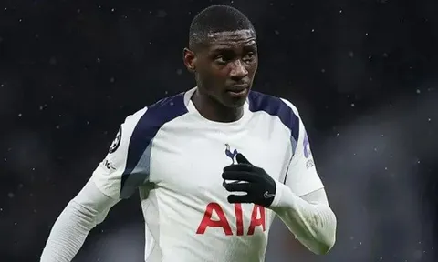 HLV Tottenham báo tin về Kolo Muani sau vụ tai nạn xe