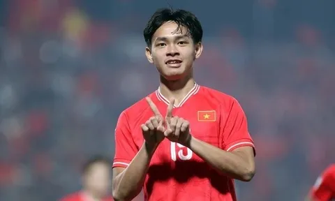 Bùi Vĩ Hào rưng rưng vì hành động của thủ môn Trung Kiên