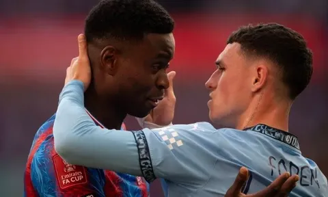 Hai sao Man City thuyết phục Marc Guehi từ chối Liverpool