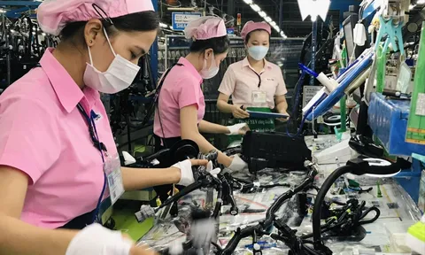 Người lao động đi làm Tết có thể nhận được đến 490% lương