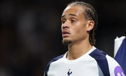 Cựu sếp PGMOL khen ngợi trọng tài ở trận thắng của Tottenham