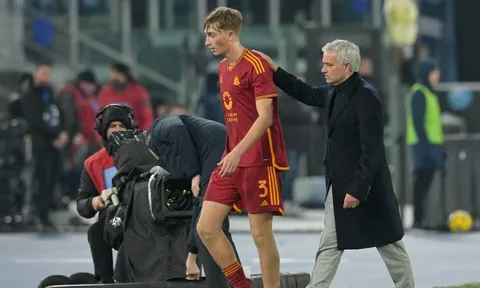 Mourinho hé lộ đoạn hội thoại với Huijsen sau trận thắng Real