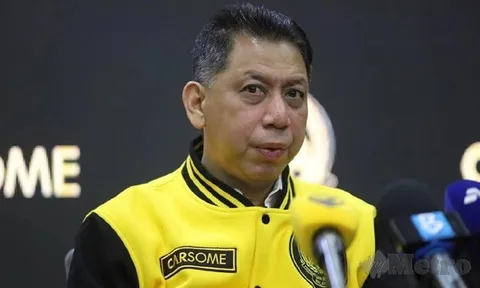 Quan chức bóng đá Malaysia rút lui hàng loạt vì tự trọng