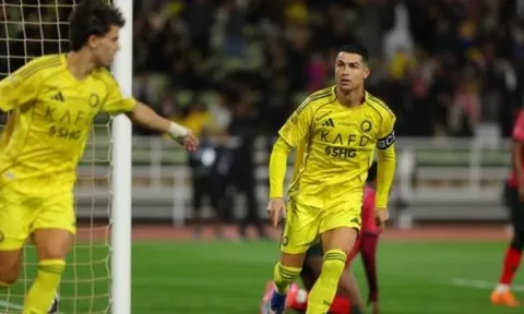 Ronaldo nổ súng, Al-Nassr áp sát ngôi đầu bảng
