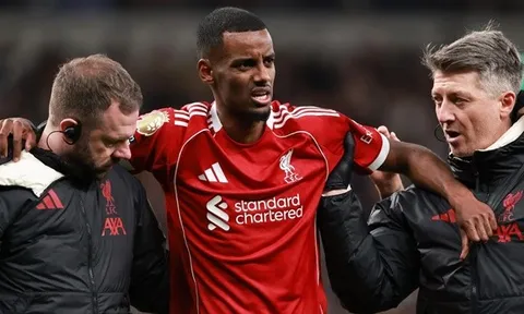 Liverpool cùng Newcastle nếm trái đắng vụ Isak