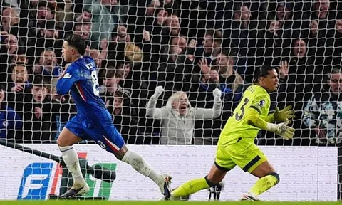 Enzo Fernandez giúp Chelsea thắng ngược West Ham phút 90+2