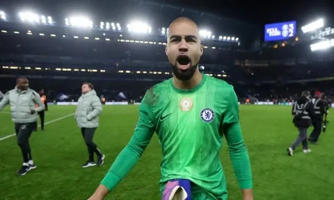Sanchez trấn an CĐV giúp Chelsea lội ngược dòng trước West Ham