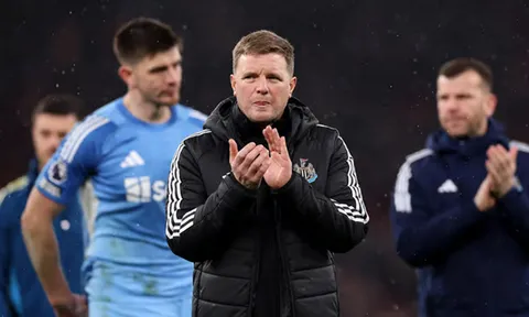 Howe gọi 4 bàn thua trước Liverpool là bí ẩn