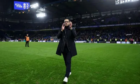 Rosenior đập tan những lời mỉa mai tại Chelsea