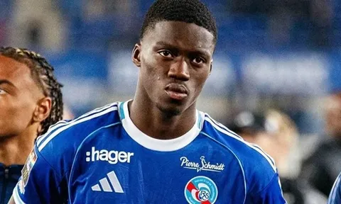 Chelsea triệu hồi Mamadou Sarr để gia cố hàng thủ