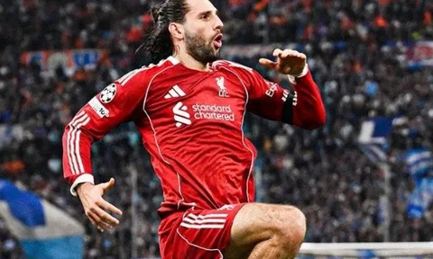 Szoboszlai sẵn sàng gia hạn nhưng chờ động thái từ Liverpool