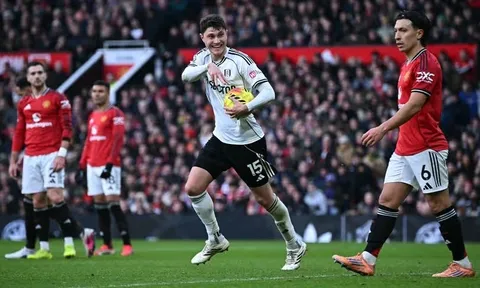Lý do VAR tước bàn thắng của Fulham trước Man Utd