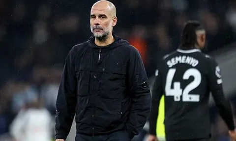 Pep Guardiola mỉa mai VAR sau bàn thắng của Solanke